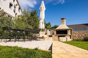 Outdoor dining - Holiday flat with terrace (Malinska)