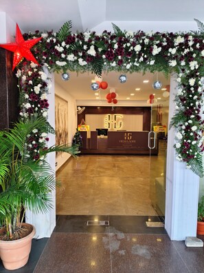 Lobby - Hotel Hemaadri Grand (Hyderabad)