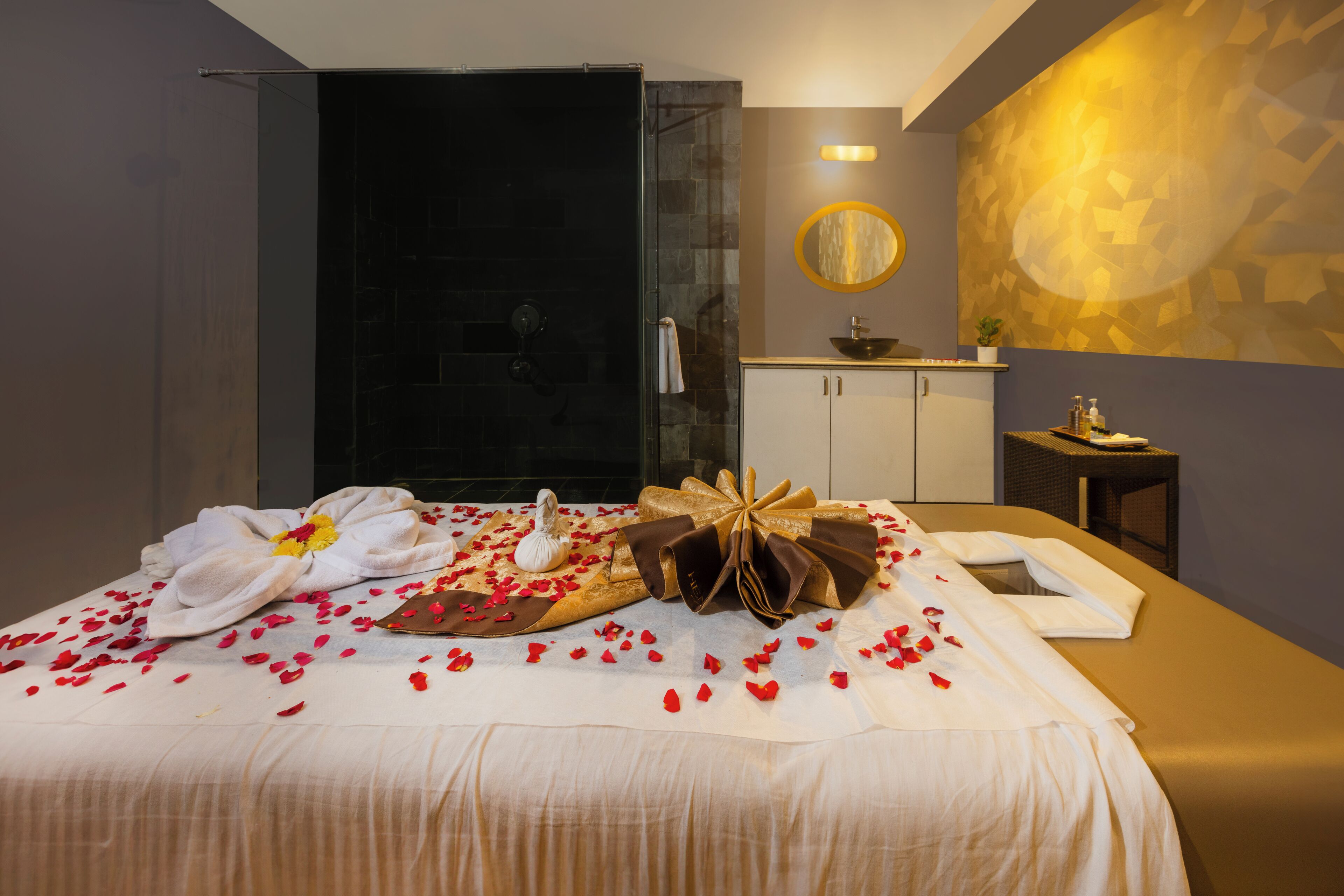 Deep-tissue massages, Swedish massages, Thai massages