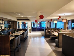Dining - Hotel Hemaadri Grand (Hyderabad)