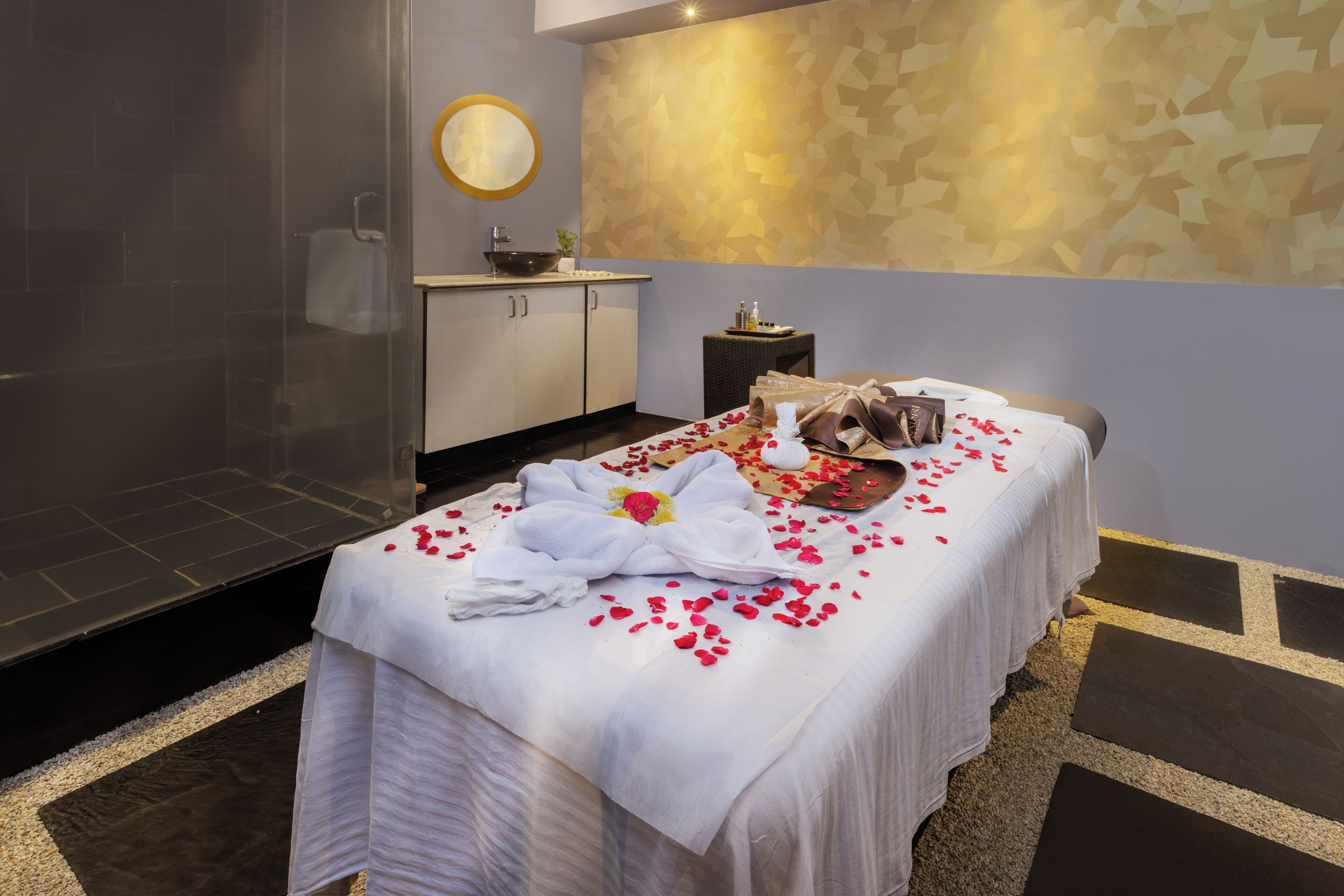 Deep-tissue massages, Swedish massages, Thai massages