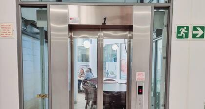 Cape Town Strand - Beachfront Apartment - Ideal for Couples & Singles