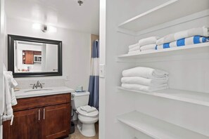 Hårføner, håndklær, såpe og sjampo