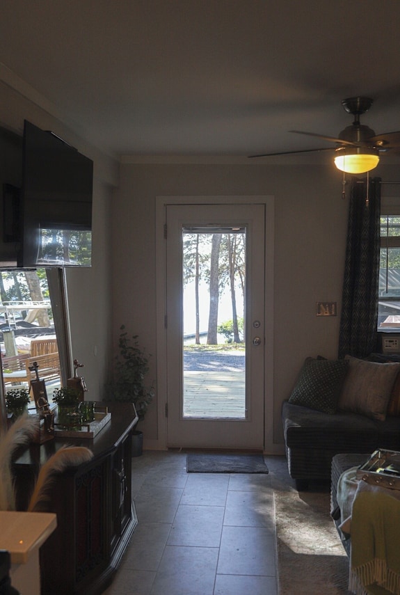Gorgeous 1-bedroom Guest Apartment With Boat Dock Only 20 Minutes To Nashville! - Hendersonville, TN