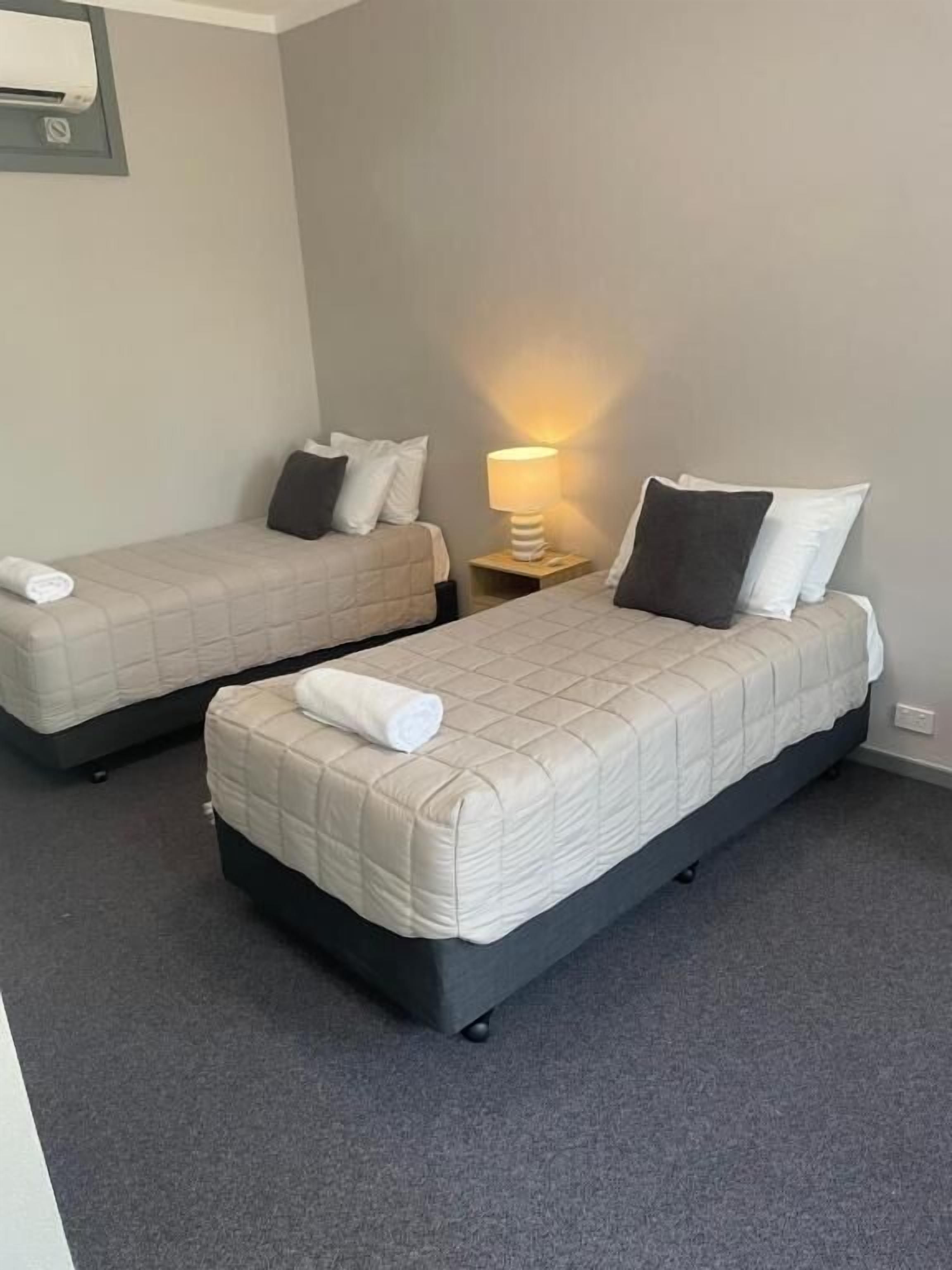 Deluxe Twin Room | Desk, laptop workspace, free WiFi