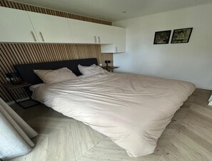 32 chambres, draps fournis