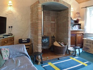 Fireplace - 1 bedroom accommodation in Rollesby (Rollesby)