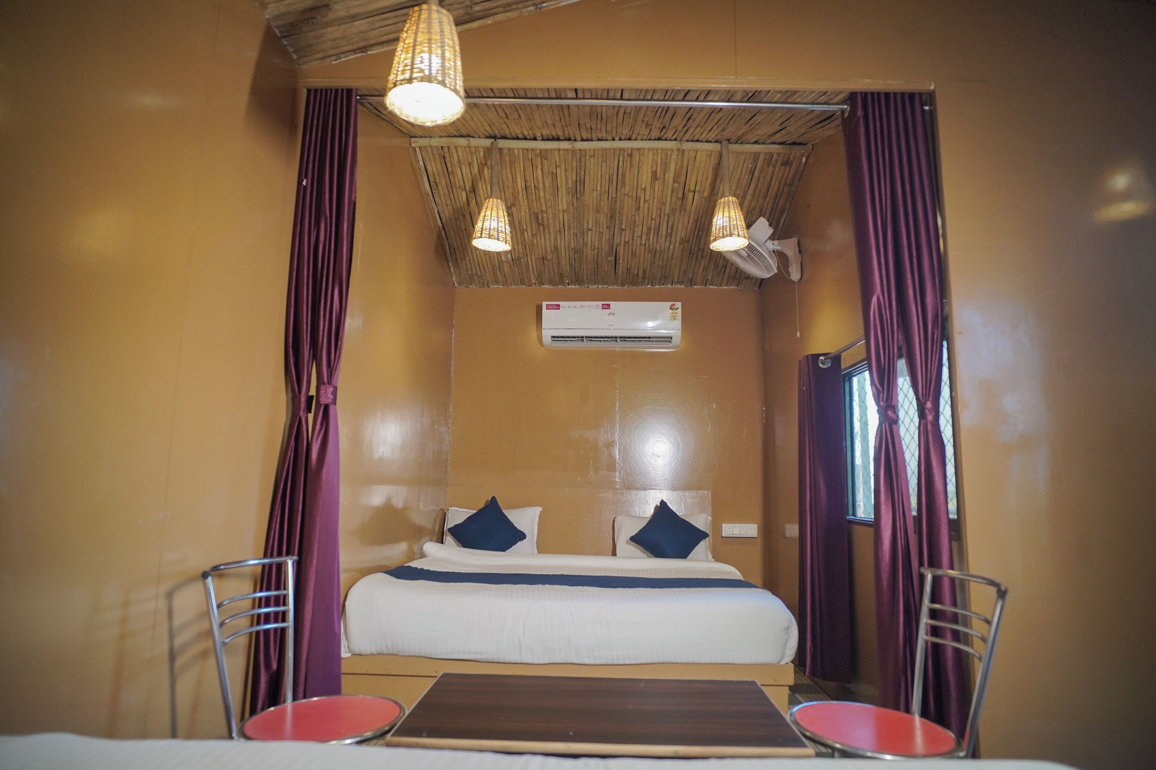 Comfort suite, uitzicht op bergen | Een bureau, een laptopwerkplek, gratis wifi