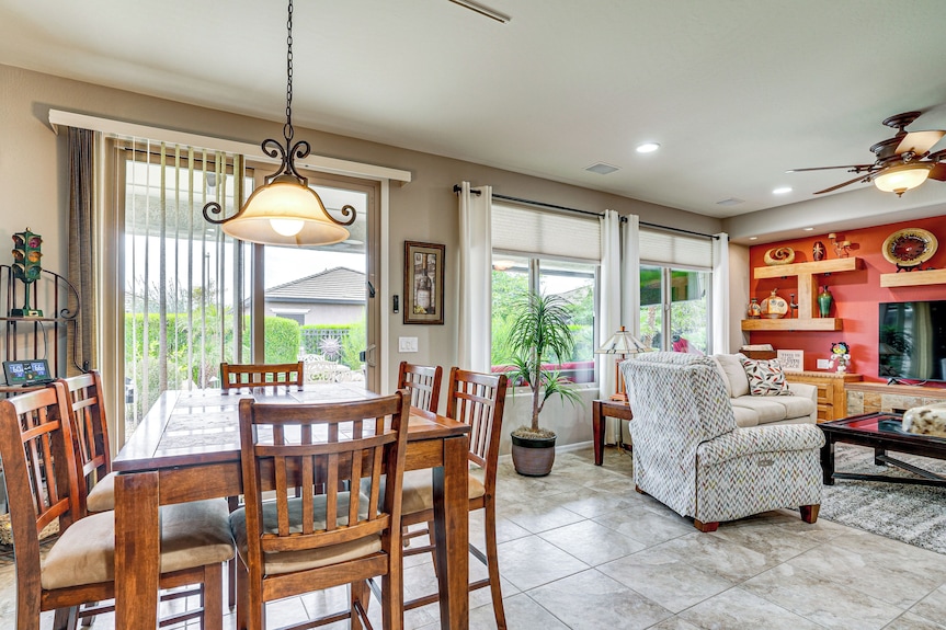 Backyard Paradise & Community Perks: Buckeye Oasis - 벅아이