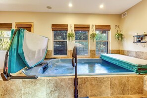 Pool - Mtn Estate w/ Massive Indoor Spa in Show Low (Show Low)