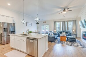 Interior - 1 Mi to Lake Lanier: Modern Home w/ Patio & Yard! (Flowery Branch)