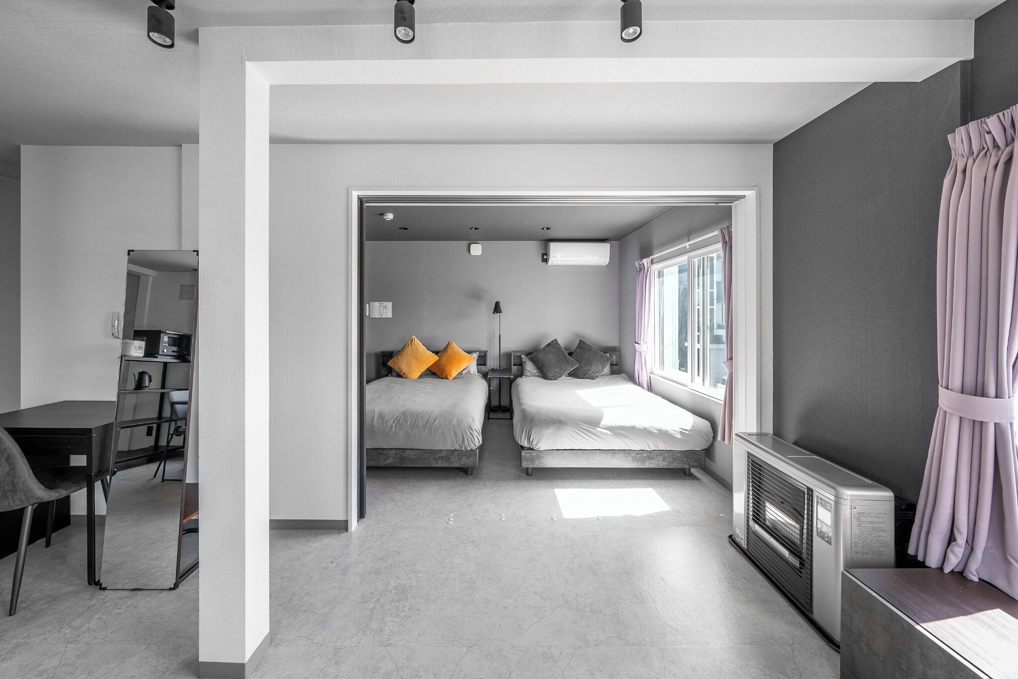 Iron/ironing board, free WiFi, bed sheets