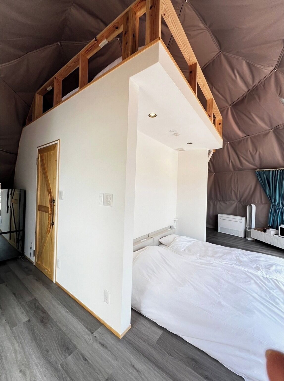 Bureau, Wi-Fi gratuit, draps fournis