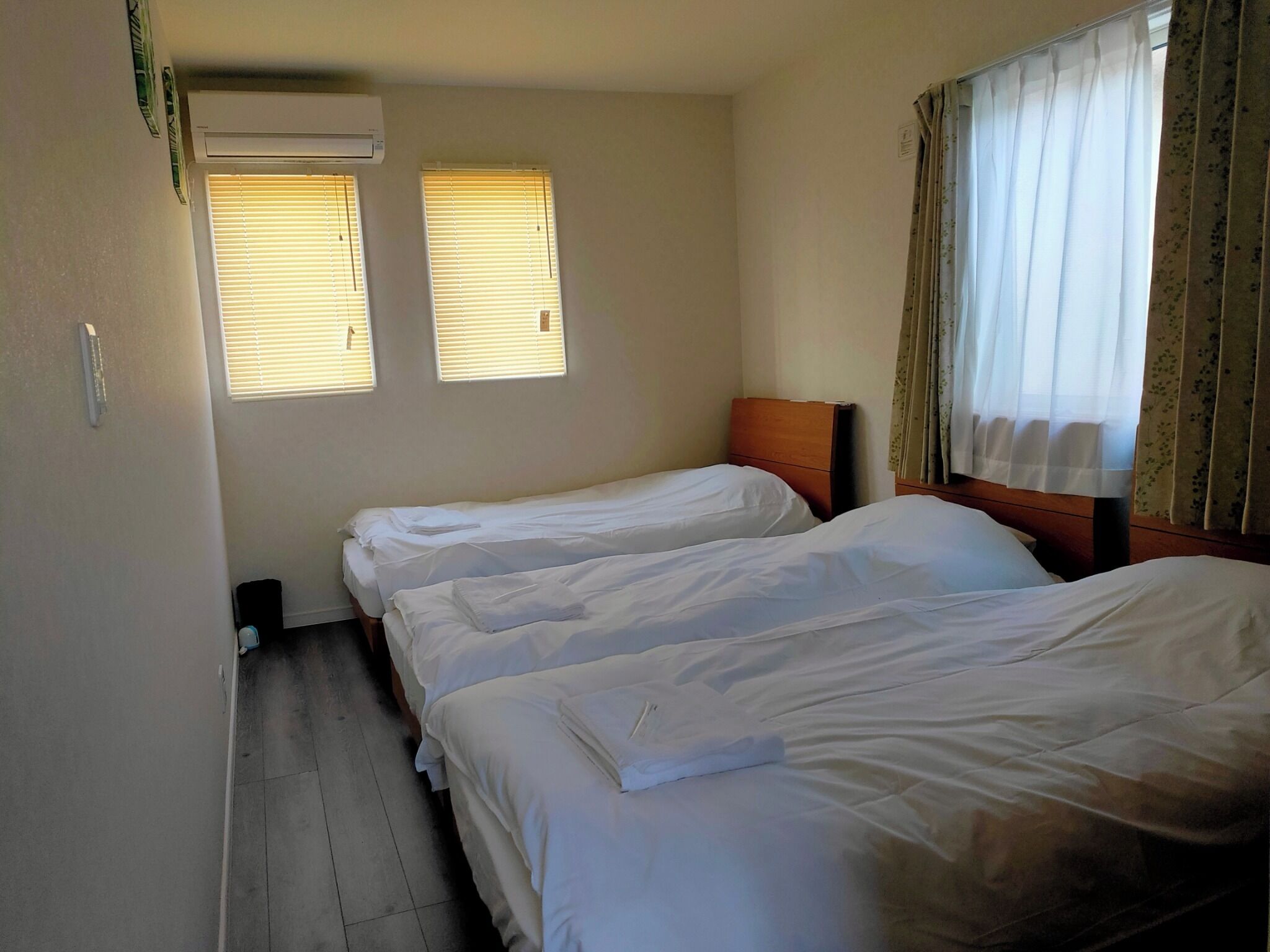 Desk, free WiFi, bed sheets