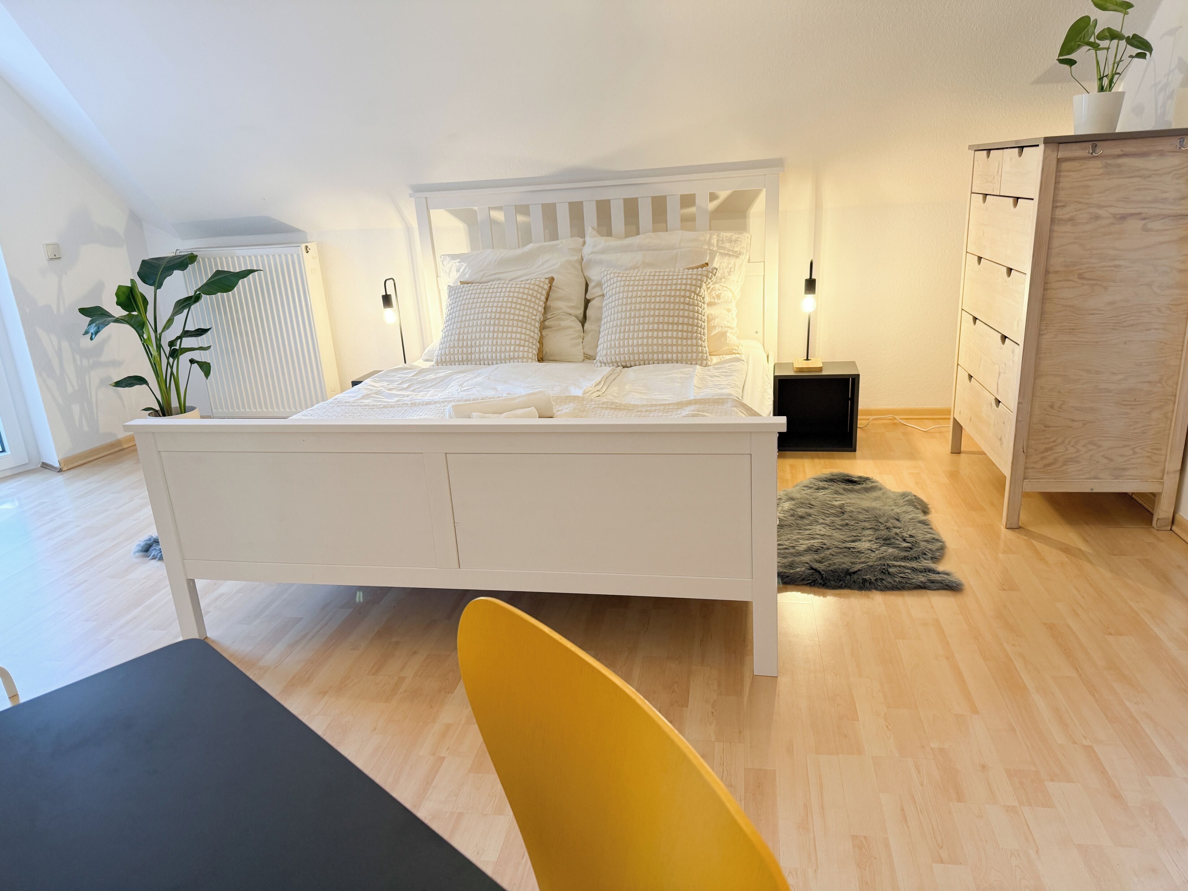 2 sovrum, skrivbord, resesäng och gratis wi-fi