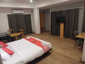 Laptop workspace, free WiFi - Motel Rajadani Residency (Hyderabad)