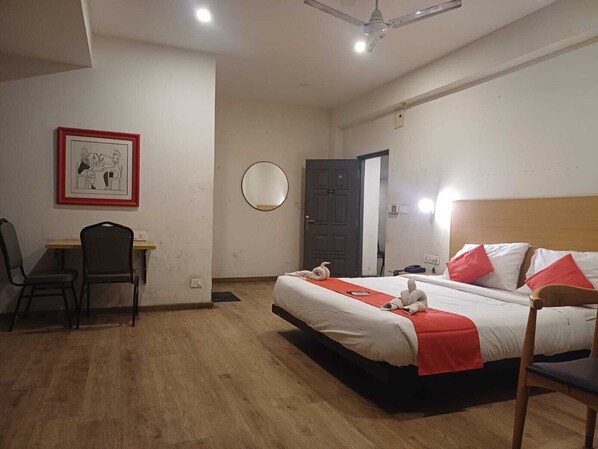 Laptop workspace, free WiFi - Motel Rajadani Residency (Hyderabad)