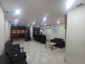 Lobby - Motel Rajadani Residency (Hyderabad)