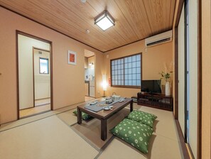 Interior - YADOYA Hakuteian Japanese style House in Asakusa / Taitung District Tokyo (Taitung District)