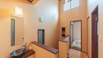 Desk, free WiFi, bed sheets