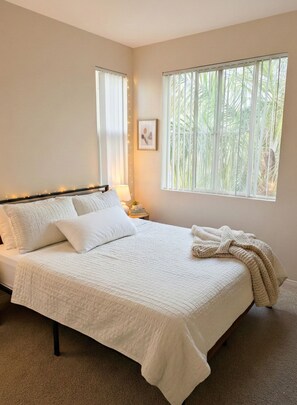 Room - Cozy 1-bedroom apartment in fabulous Marina del Rey with AC (Marina del Rey)