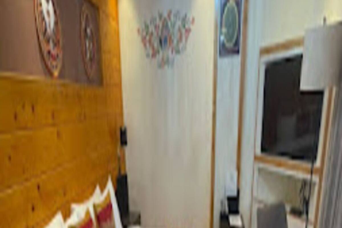 Luxury Süit, 1 En Büyük (King) Boy Yatak, Balkon, Dağ Manzaralı | Ütü/ütü masası, ücretsiz kablosuz İnternet