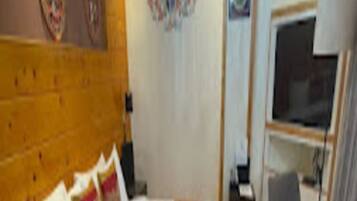 ๋ญ์
๋ฆฌ ์ค์ํธ, ํน์ฌ์ด์ฆ์นจ๋ 1๊ฐ, ๋ฐ์ฝ๋, ์ฐ ์ ๋ง | ๋ค๋ฆฌ๋ฏธ/๋ค๋ฆฌ๋ฏธํ, ๋ฌด๋ฃ WiFi