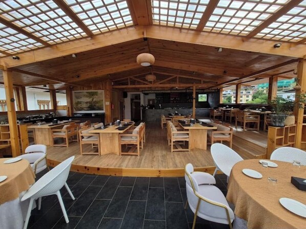 Outdoor dining - City Heritage Hotel (thimpu)