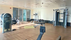 Fitness facility - SkyCourt Tower By Hostiva (Dubai)