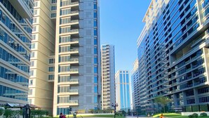Property grounds - SkyCourt Tower By Hostiva (Dubai)