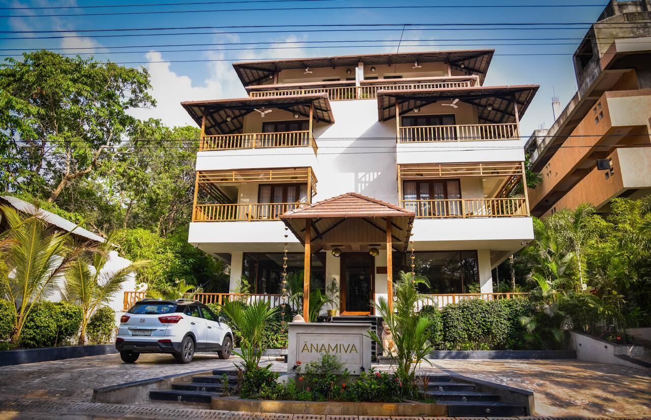 Front of property – evening/night