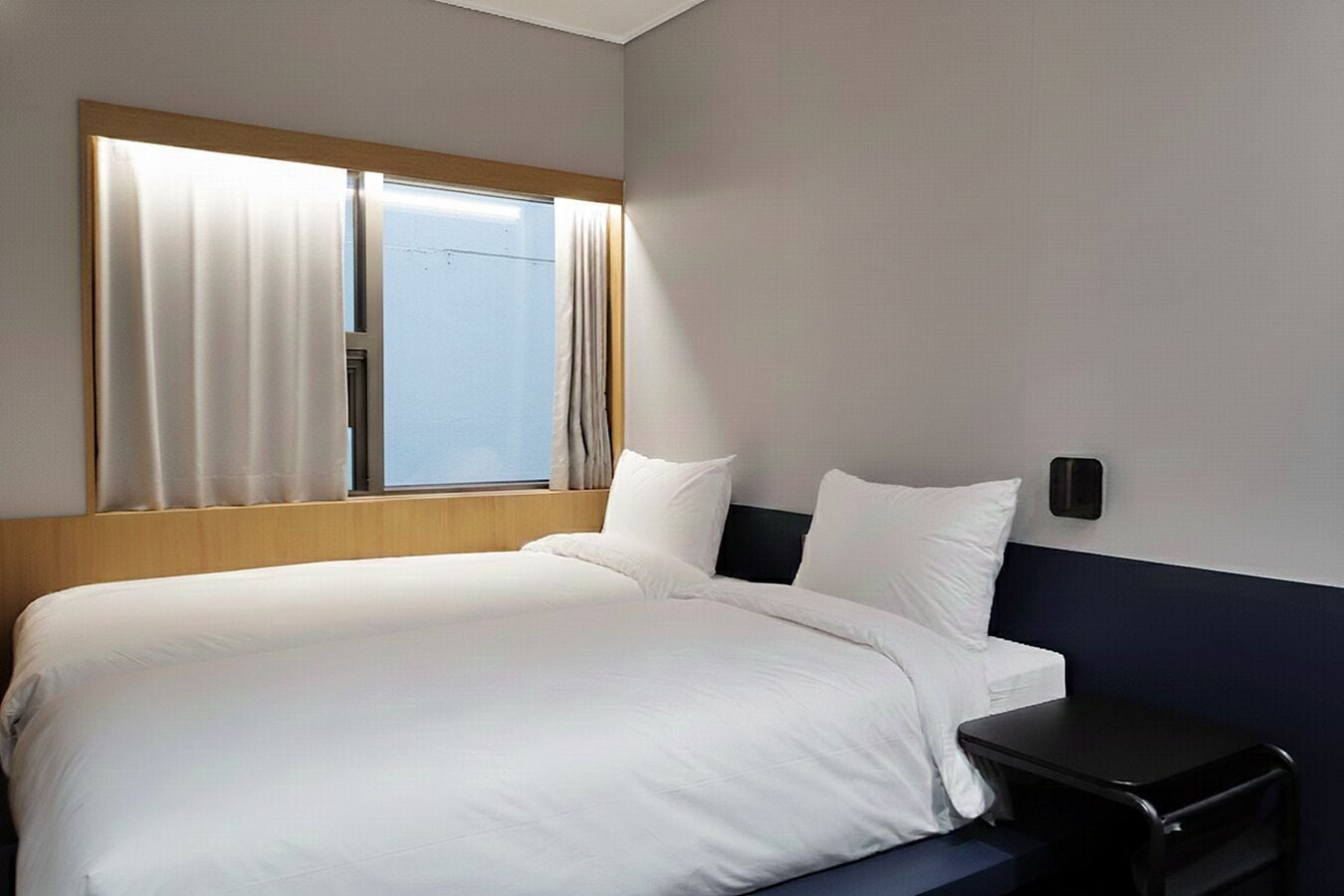 Twin Room | Blackout curtains, iron/ironing board, free WiFi