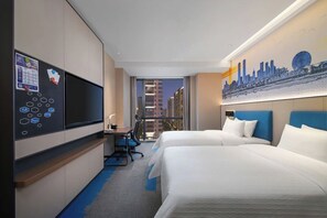 Superior tweepersoonskamer | Een bureau, een laptopwerkplek, verduisterende gordijnen