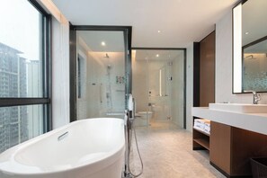 Bathroom - Hampton by Hilton  Chaoyang Certer (Nanchang)