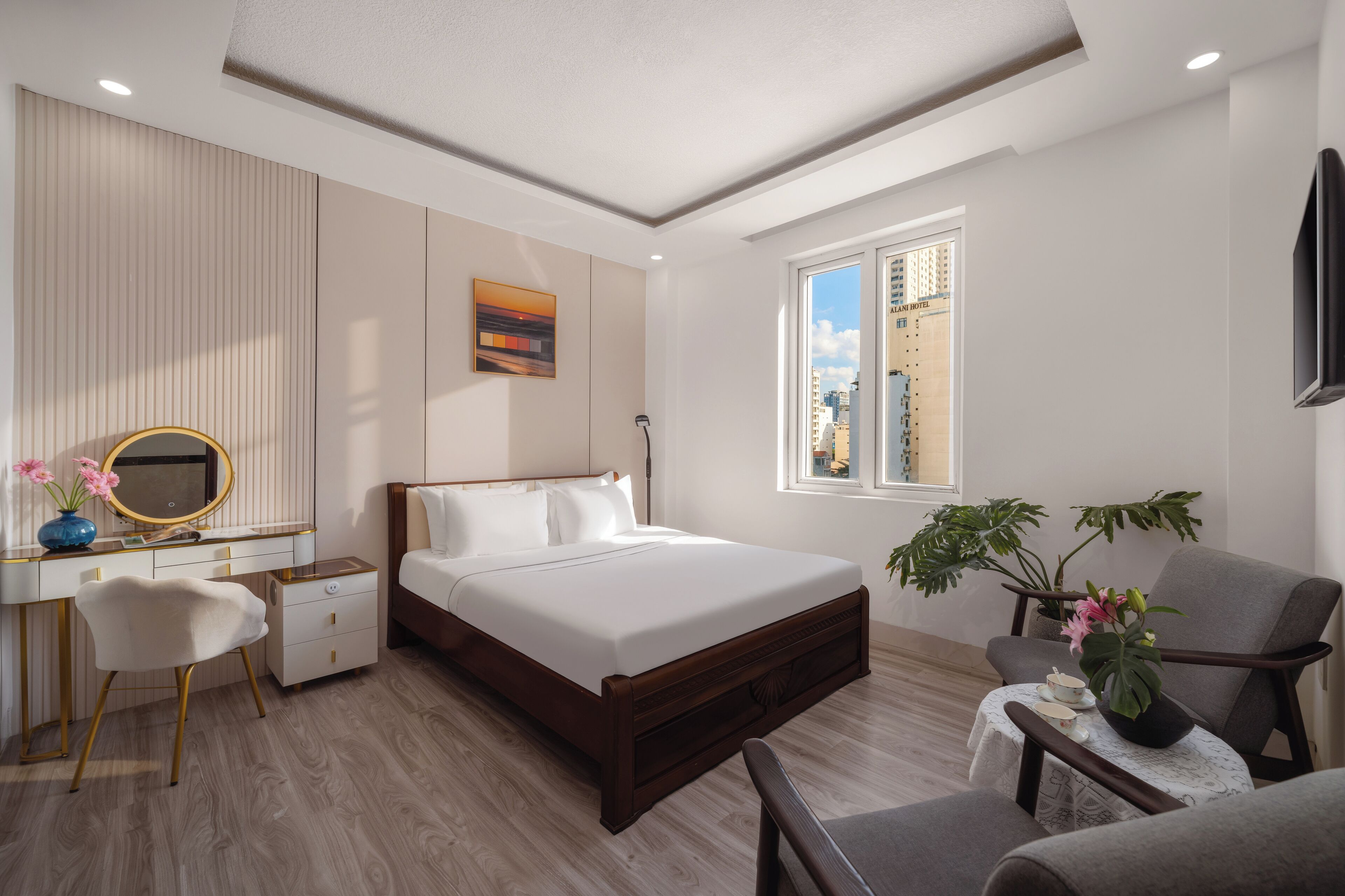 Superior Double Room, City View | Desk, free WiFi