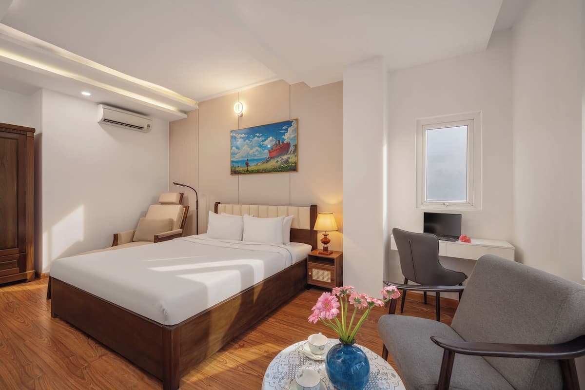 Superior Apartment, City View | Desk, free WiFi