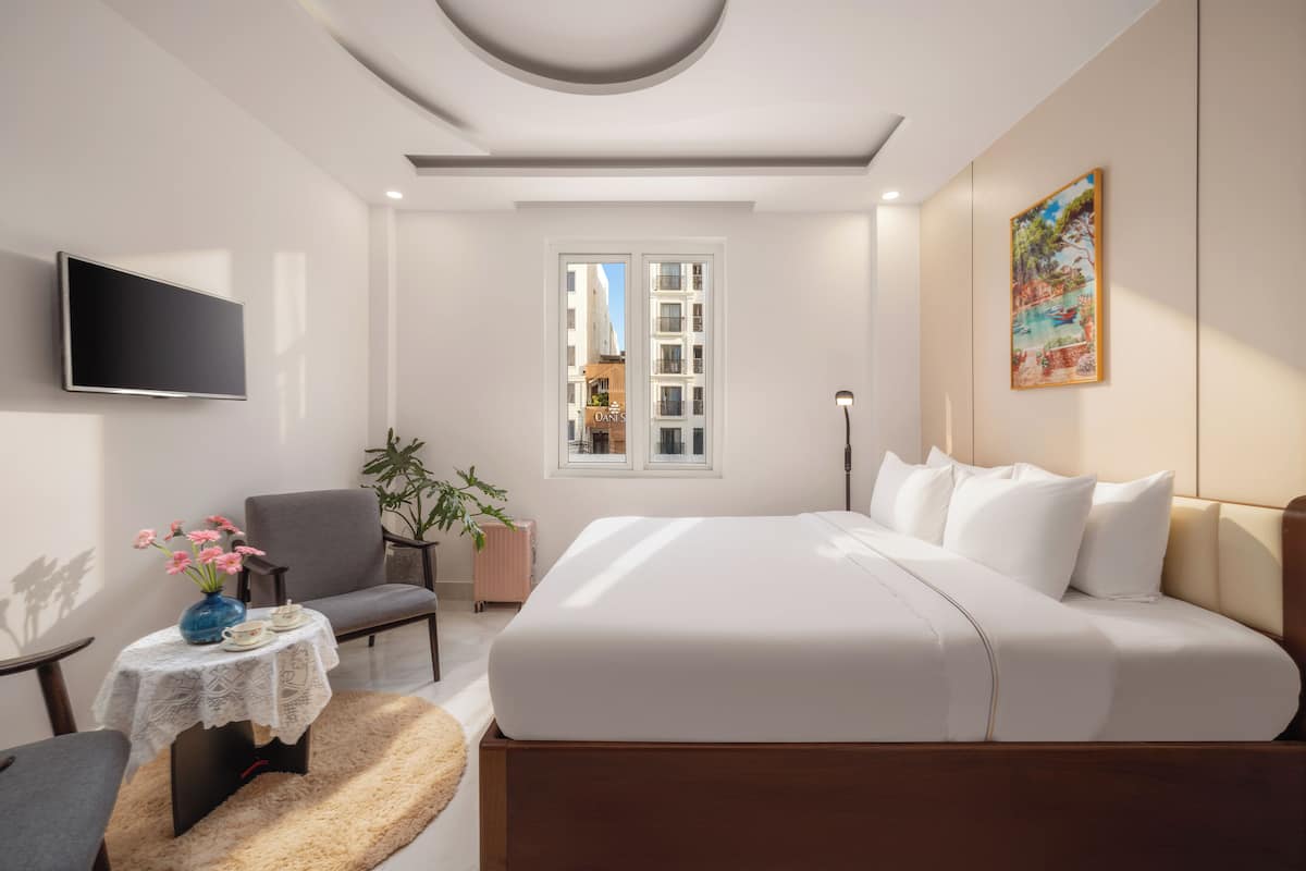 Standard Apartment, City View | Desk, free WiFi