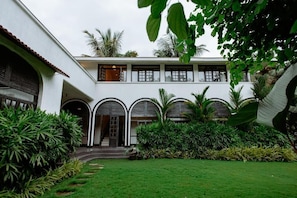 Ngoại thất