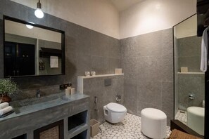 Villa, 4 Schlafzimmer, Balkon, Gartenblick | Badezimmer | Dusche, kostenlose Toilettenartikel, Haartrockner, Hausschuhe