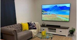 Living room - Fresh & Modern 3BR Home Ensuite Open Views (Melbourne)