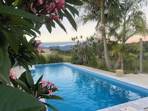 Tranquil Rustic Charm with Mountain Views