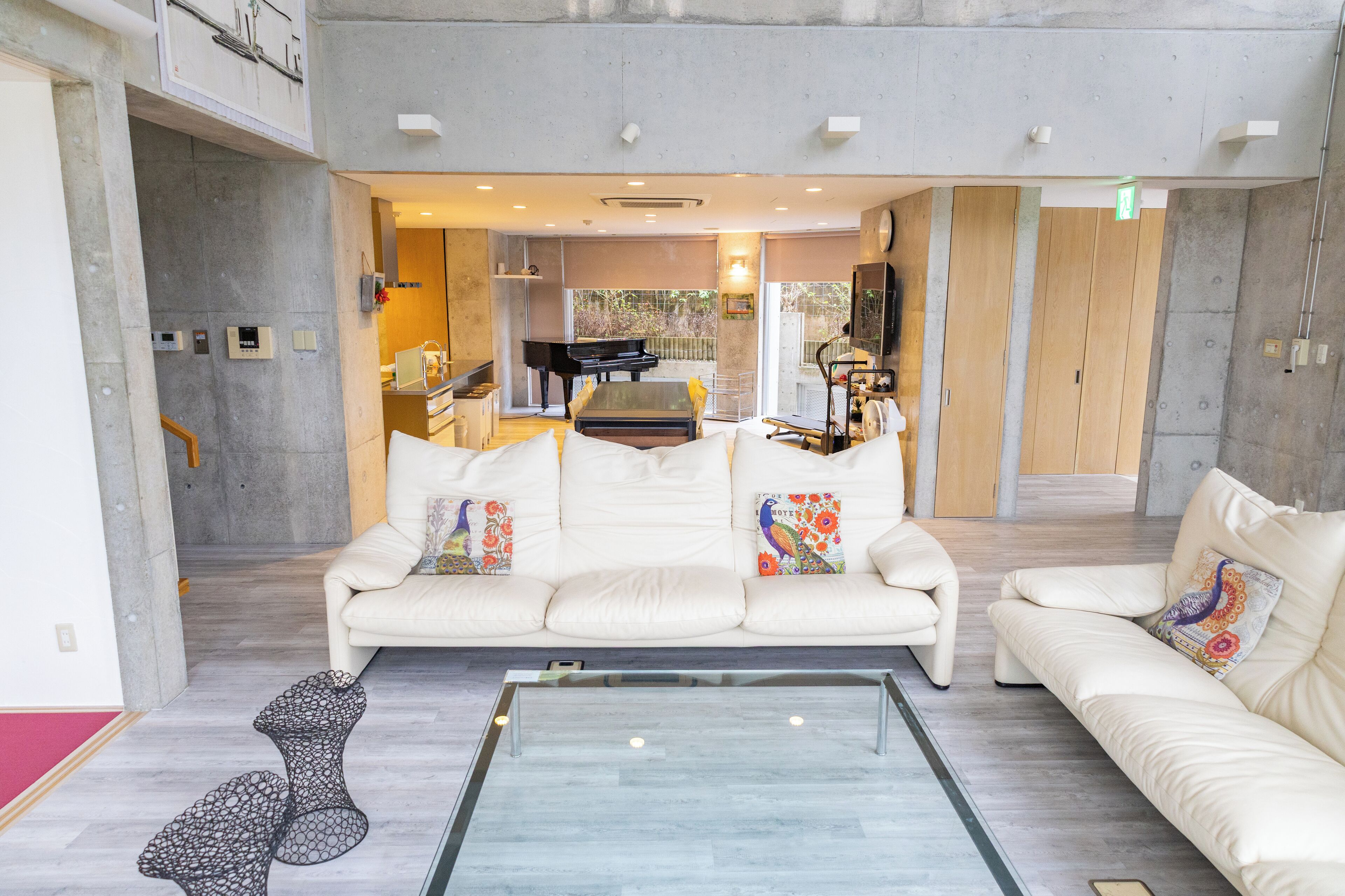 Villa Luxe | Coin séjour | Télévision à écran plat de 37 pouces avec chaînes par câble