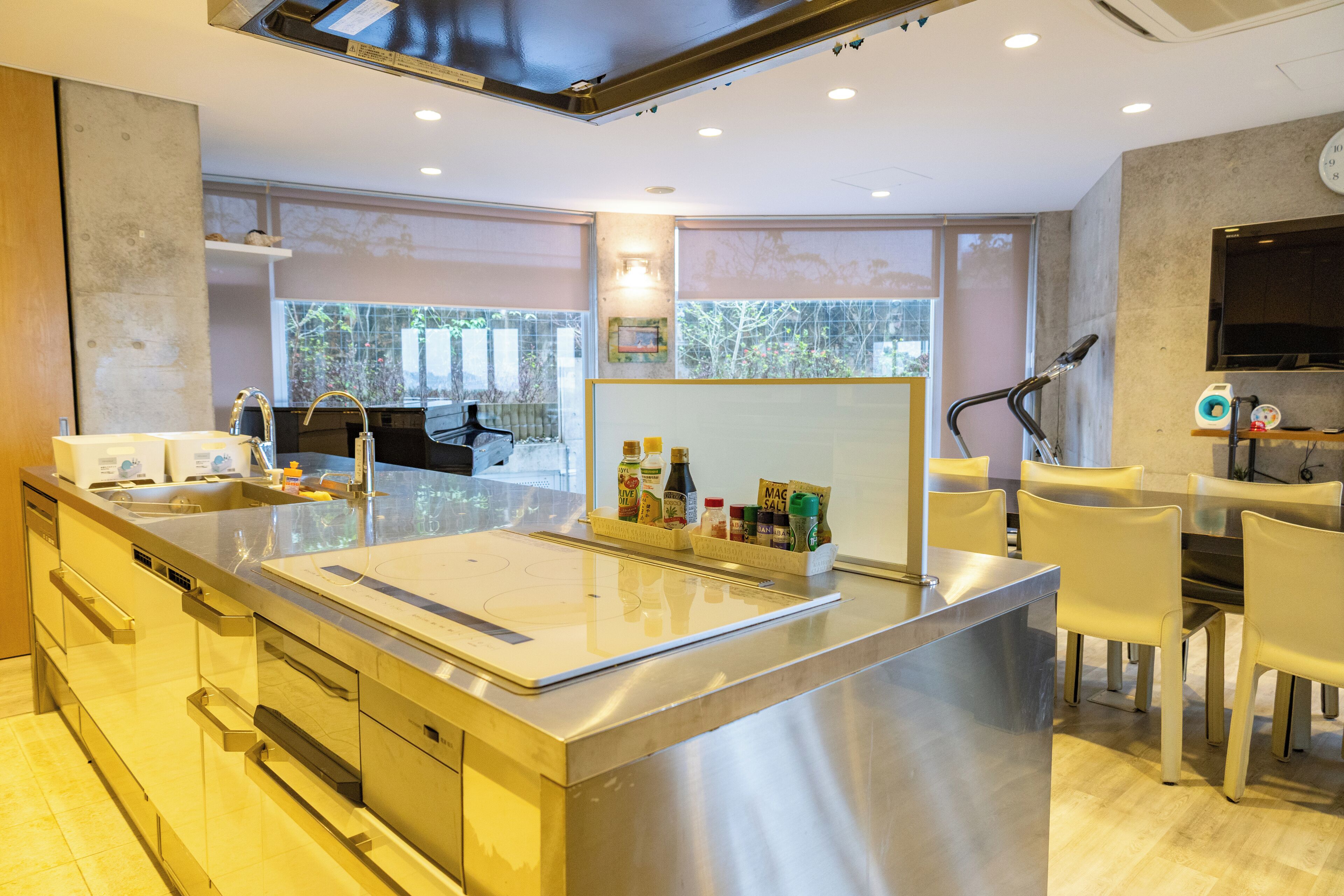 Luxury Villa | Private kitchen | Full-sized fridge, microwave, oven, stovetop