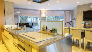 Luxury Villa | Private kitchen | Full-sized fridge, microwave, oven, stovetop