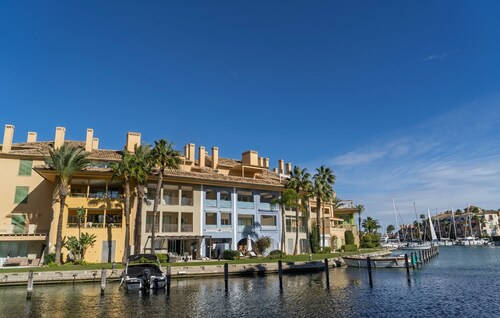 Frontline Sotogrande Marina Living | 3-Bed Waterfront Retreat
