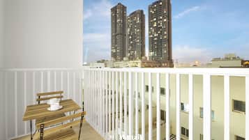 Luxe studio, uitzicht op de stad | Buiten dineren