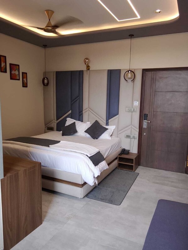 Desk, laptop workspace, free WiFi - Hotel Sky Inn (Sikar)