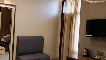 豪華雙人房 | 書桌、筆電工作空間、免費無線上網