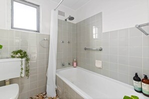 Hair dryer - Coastal Walk Apt with Parking (Vaucluse)