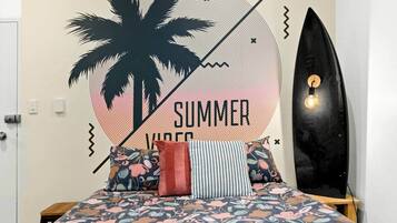 Iron/ironing board, WiFi, bed sheets